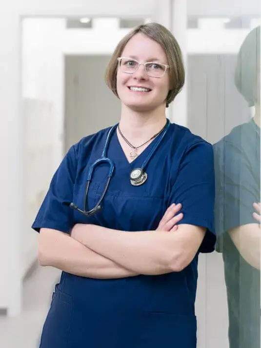 Tierärztin Nicole Rofael Tierärztin Nicole Rofael